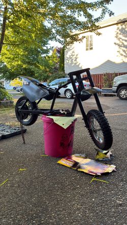 Razor frame