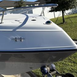 Boat 1998 Four Winns, 195 Sundowner, 19.5 Ft