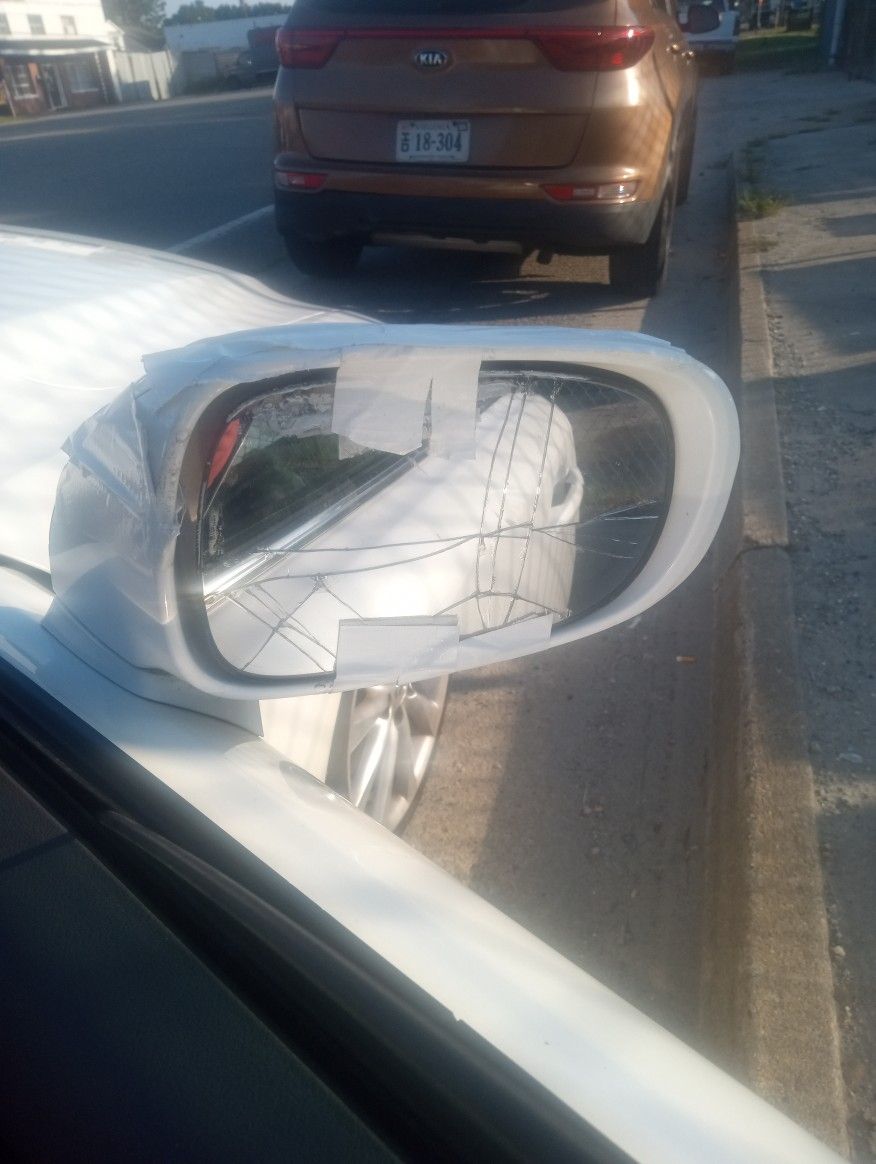 Stolen/Reward  $(contact info removed) Kia Sportage Bronze If You See It Text Me It's A Reward On It