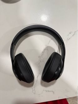 Beats - Studio Pro - Wireless Noise Cancelling Over-the-Ear Headphones - Black