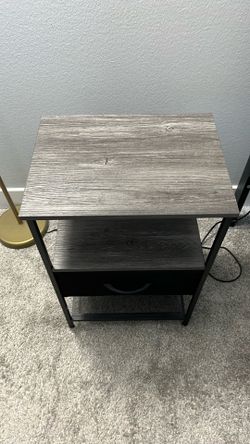 2 nightstands