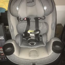 Safety 1st Grow and Go All-in-One Convertible Car Seat