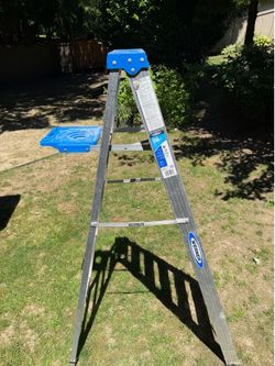 LIKE NEW - Werner 6 ft. Aluminum Step Ladder (250 lbs. Capacity)