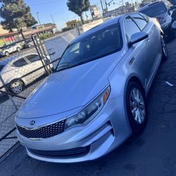 2017 KIA Optima