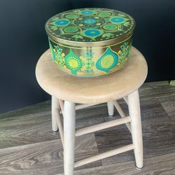 Scandinavian. Round Tin. Excellent Shape.  No Odors No Dents. Well Preserved.  Lid Fits!  $25