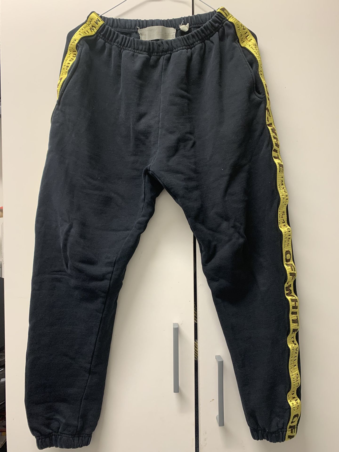 OFF WHITE
