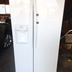 Samsung  Double Door Refrigerator  With Ice  and  Water 