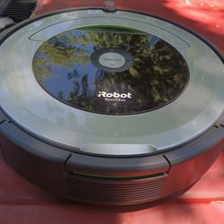 Carpet And Tile Cleaner Robot Comes With Charger $60 Works Just Fine