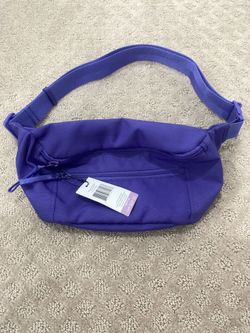 Large belt bag with lot of zips