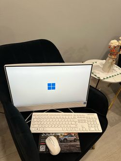 Computadora en buenas condiciones con monitor ,mouse , teclado marca HP