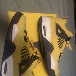 Jordan 4 Lightning Size 7y Used