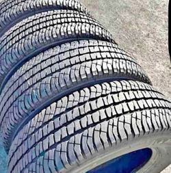 275 70 18 Michelin Tires Con 80% de Vida Las 4