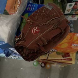 Rawlings Baseball Glove