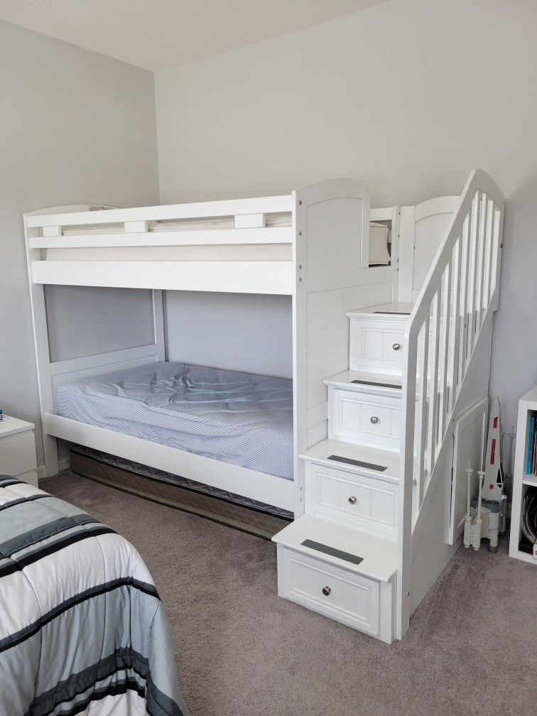Twin Bunk Bed