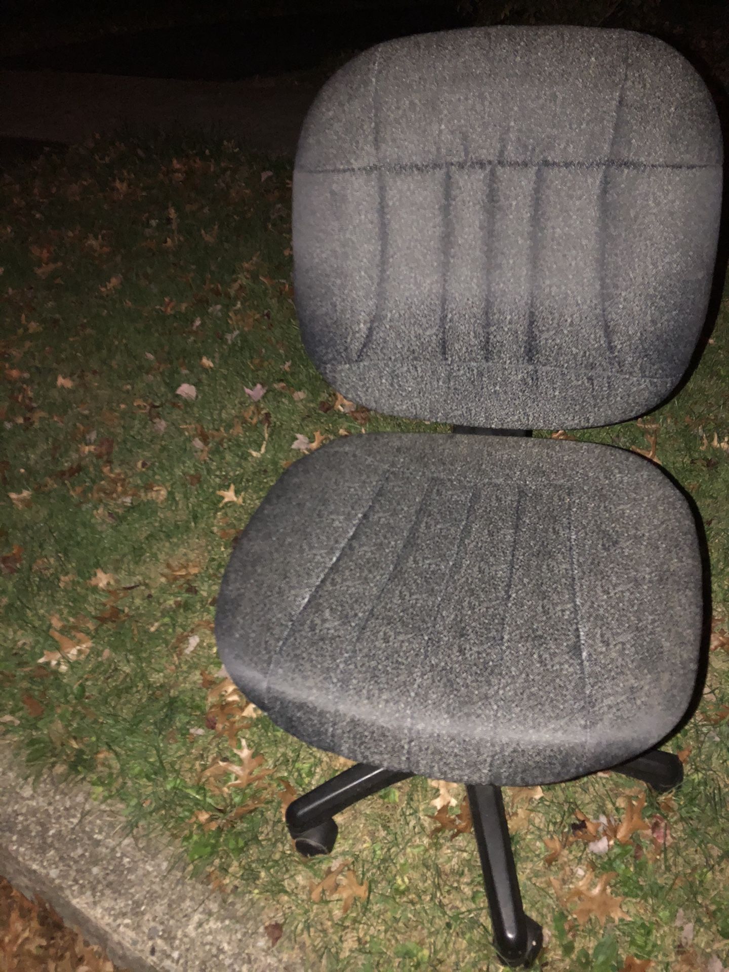 Desk chair $15