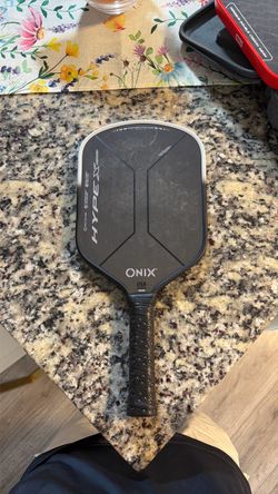 Onix hype x pro pickle ball paddle