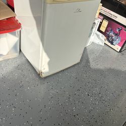 Functional Mini Fridge 