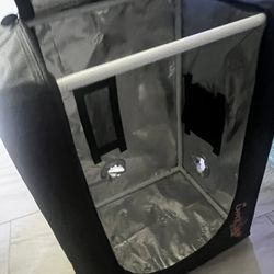 Gorilla Grow Tent(plants)