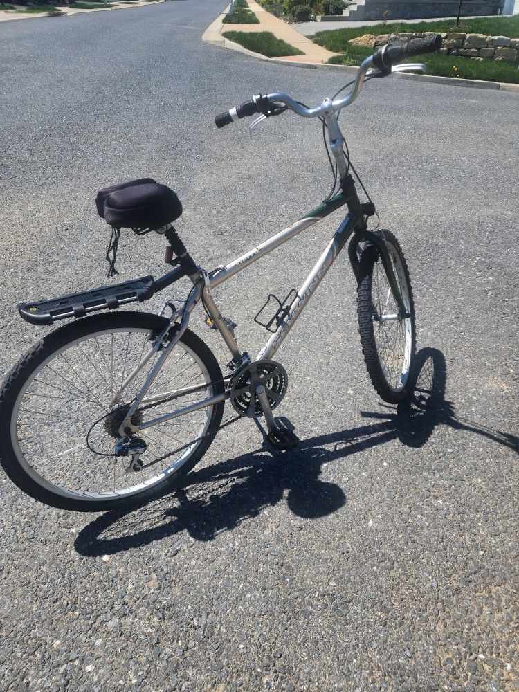 Men s Schwinn SIERRA 21 Speed with 26inch Wheels for Sale in Lancaster PA OfferUp