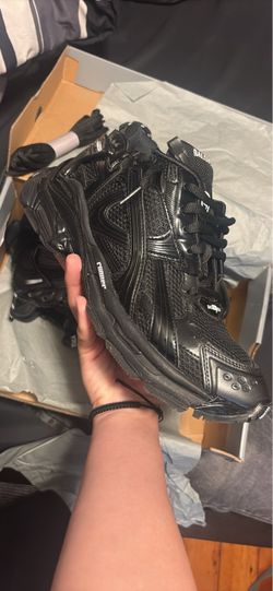 Balenciaga Runners size 42 All black