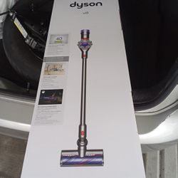 Dyson V8