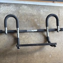 Exercise pull up bar