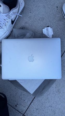 Apple MacBook Laptop