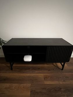 TV TABLE