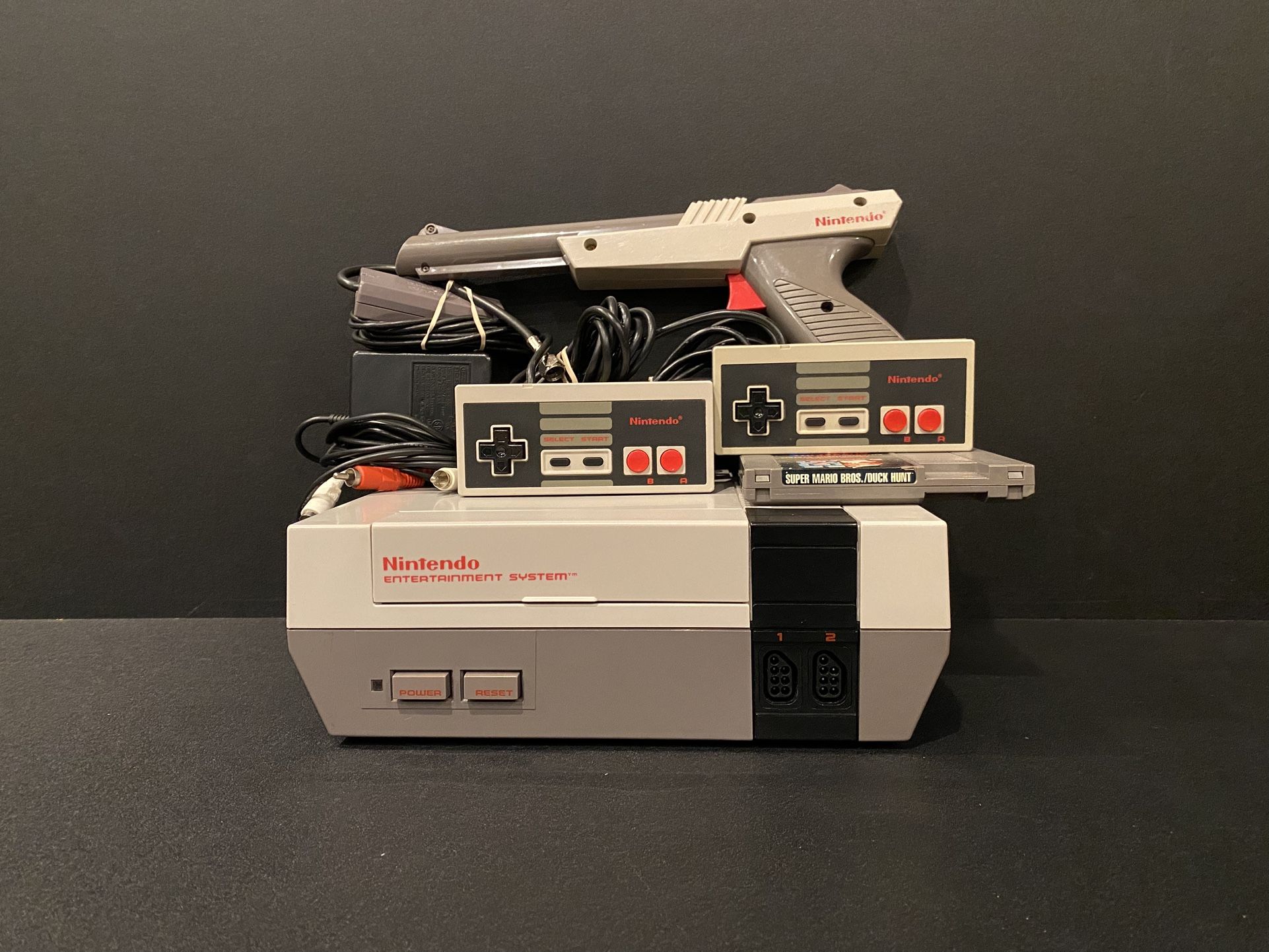 Original NES Console Bundle Cables Controllers Zapper Games Mario Duck Hunt Work