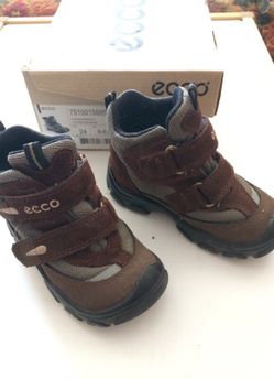 Toddler boys Ecco boots size 8-8.5(eu 24)