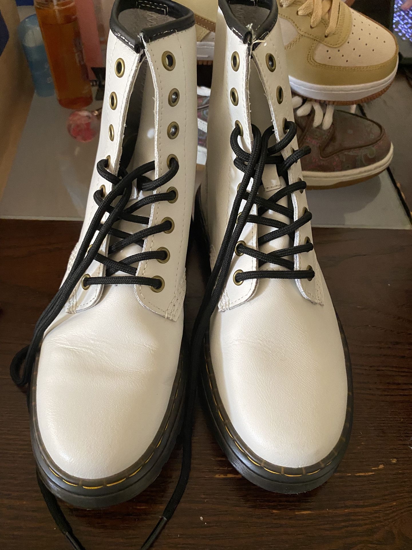 Dr marten zavala white leather boots