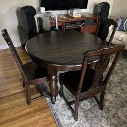 Dining Room Table 