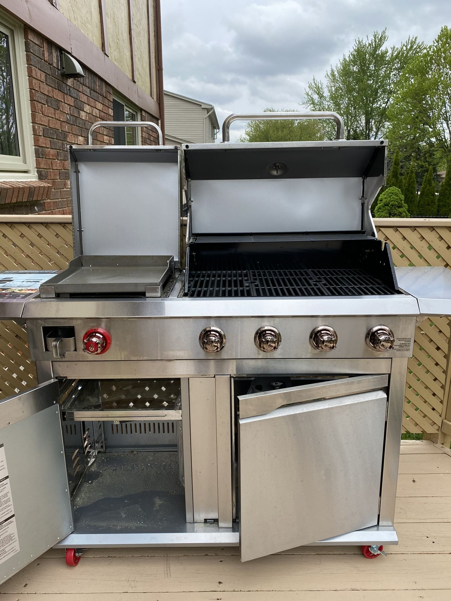 Brand new in the boxVery Nice BBQ Grill