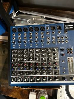 Sanson. Audio Mixer  en muy buen estado