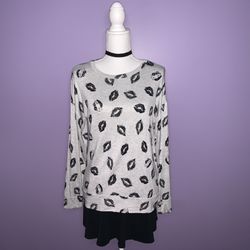 NEW Cupio Grey and Black Kisses Top