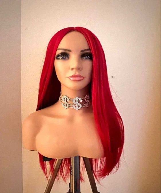 left message Authentic Beauty with Human Hair Wigs - Style and Adaptability