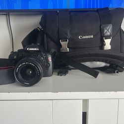 Canon Rebel T2i DSLR Camera