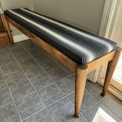 SWEET BOHO BLACK AND WHITE FABRIC AND WOOD BENCH🌸