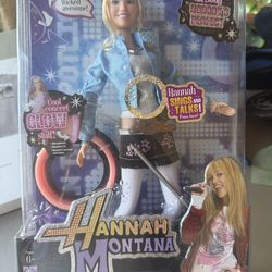 Hannah Montana: Play Along Singing Hannah Doll (2007) *Contains 17 Pieces*