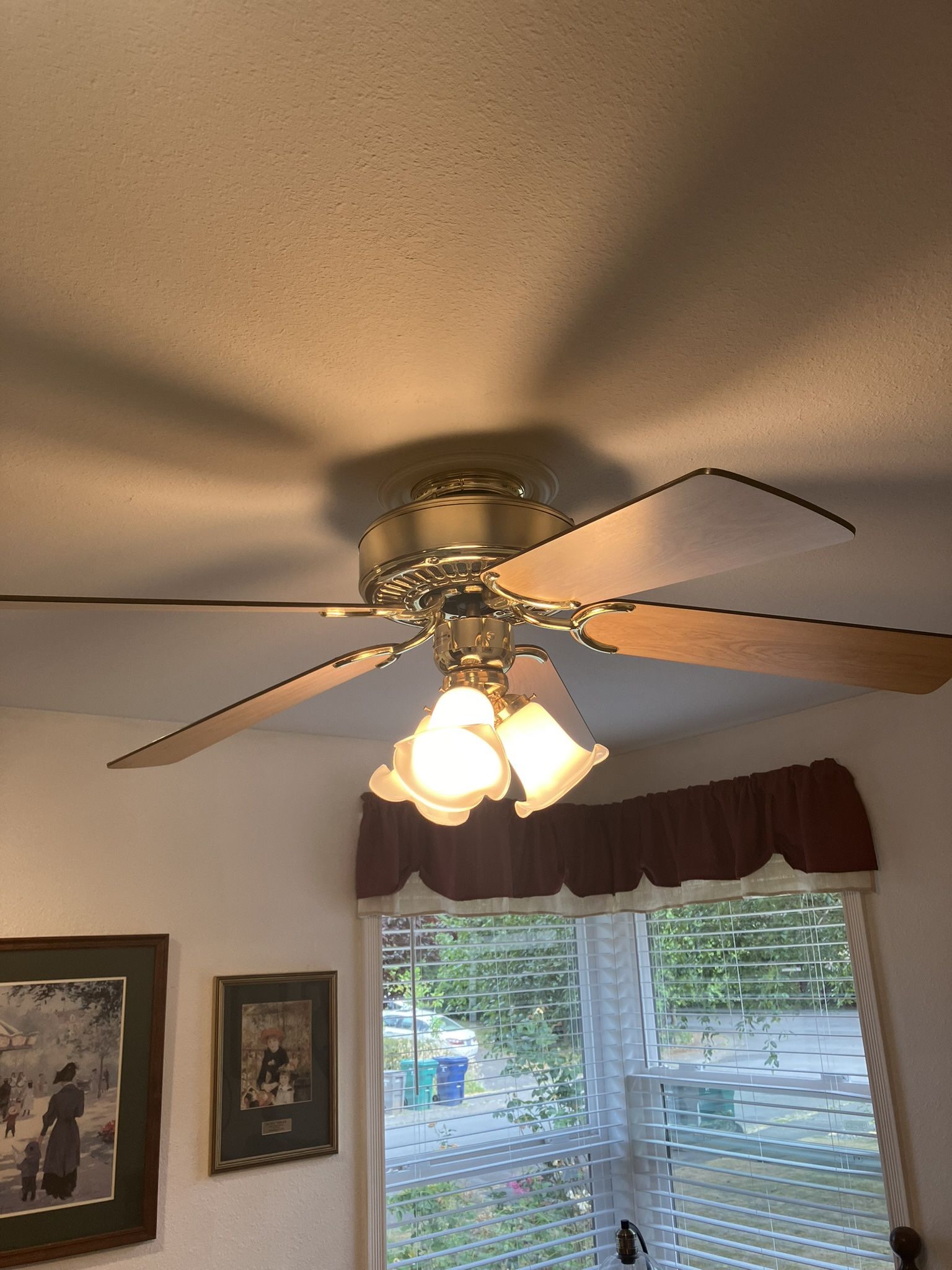CasaBlanca Ceiling Fan Hugger MODEL # 500PB W/3 Light Kit. 52” , 5 Blade Brown Or Light Tan,