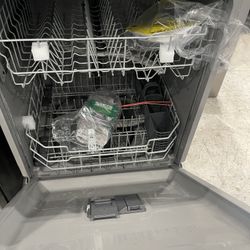 GE BUILT IN DISHWASHER NEW/SCRATCH/DENT-$250