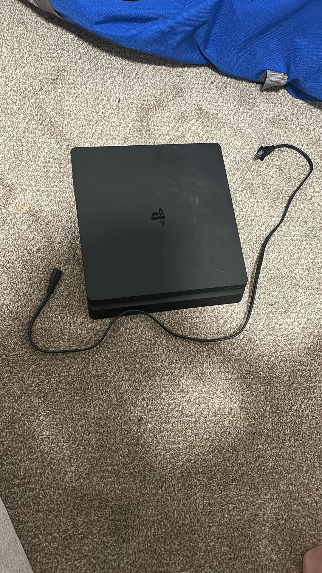 PS4 Slim (controller Included)