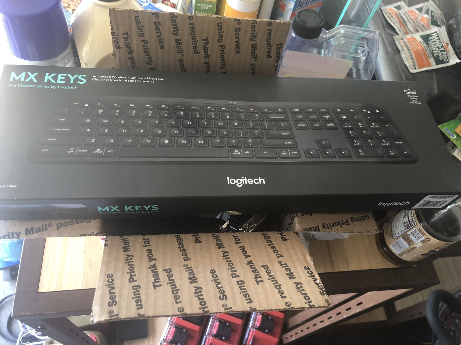 Me keys Logitech wireless illuminated light up keyboard for desk top Computer