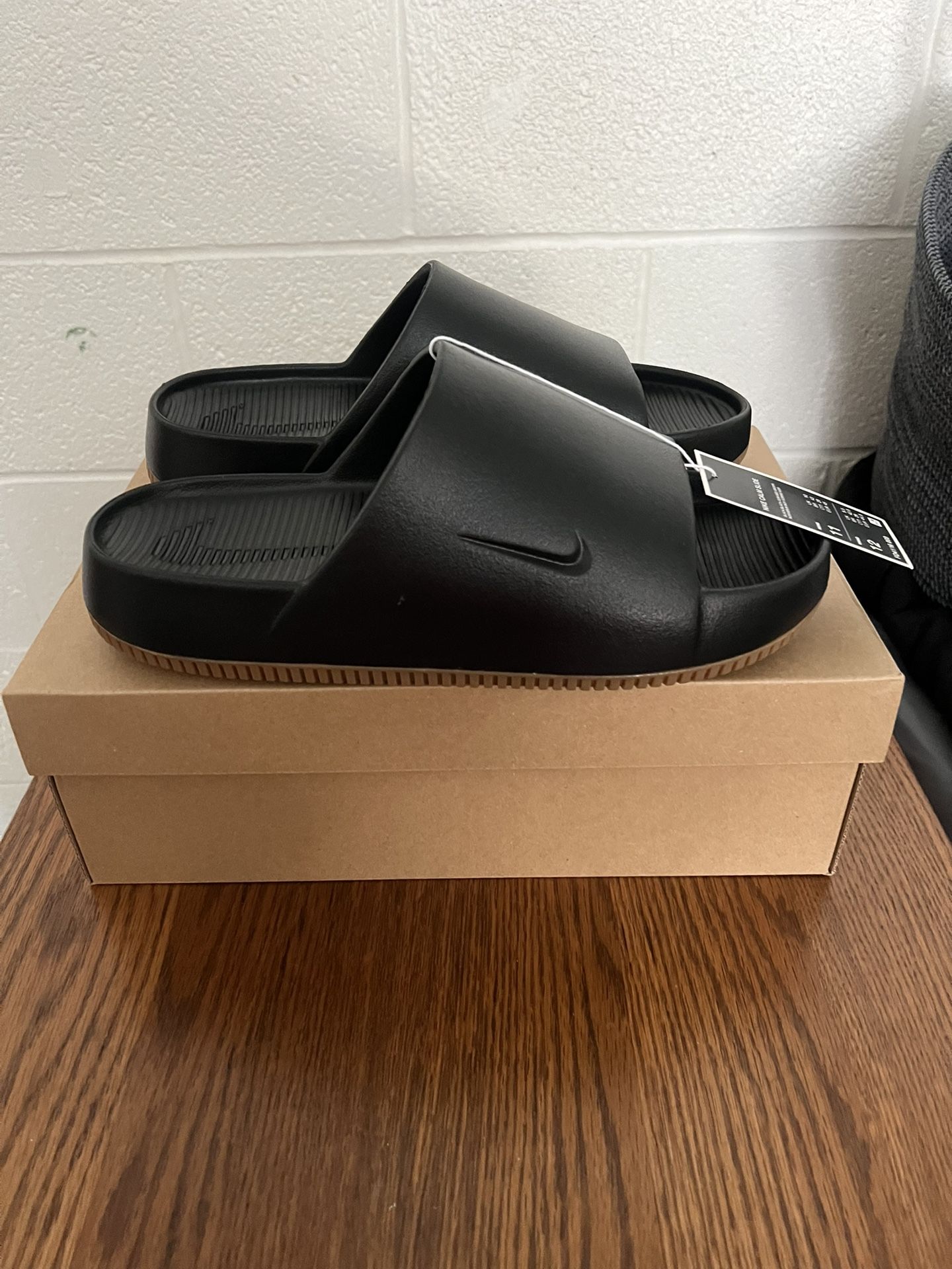 Nike Calm Slide Size 11 (Brand New)