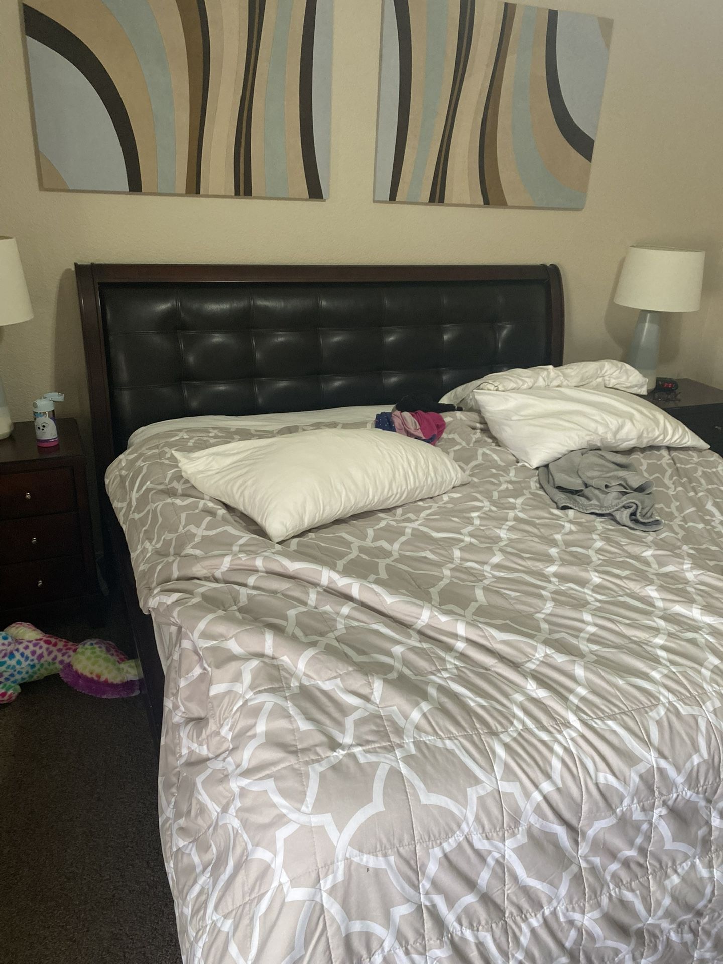 King Bed Frame with Mattress β Excellent Condition