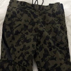 Men’s Nike Camo Joggers