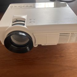 VANKYO Leisure 470 HD Mini Projector with Roku Express Streaming Player