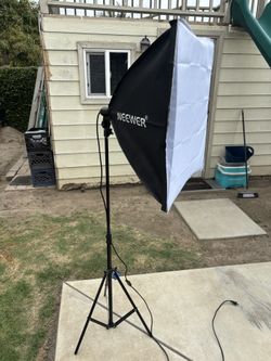 Neewer Softbox Lighting Kit