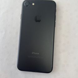 iPhone  7 32 GB Unlocked 