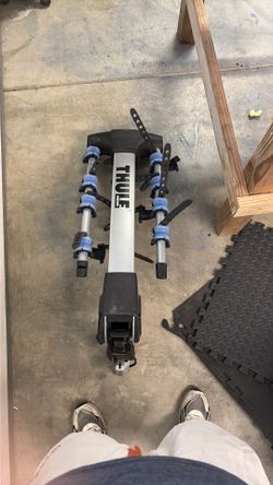 Thule 4-Bike Hitch Rack – Fits 2” Receiver – Great Condition